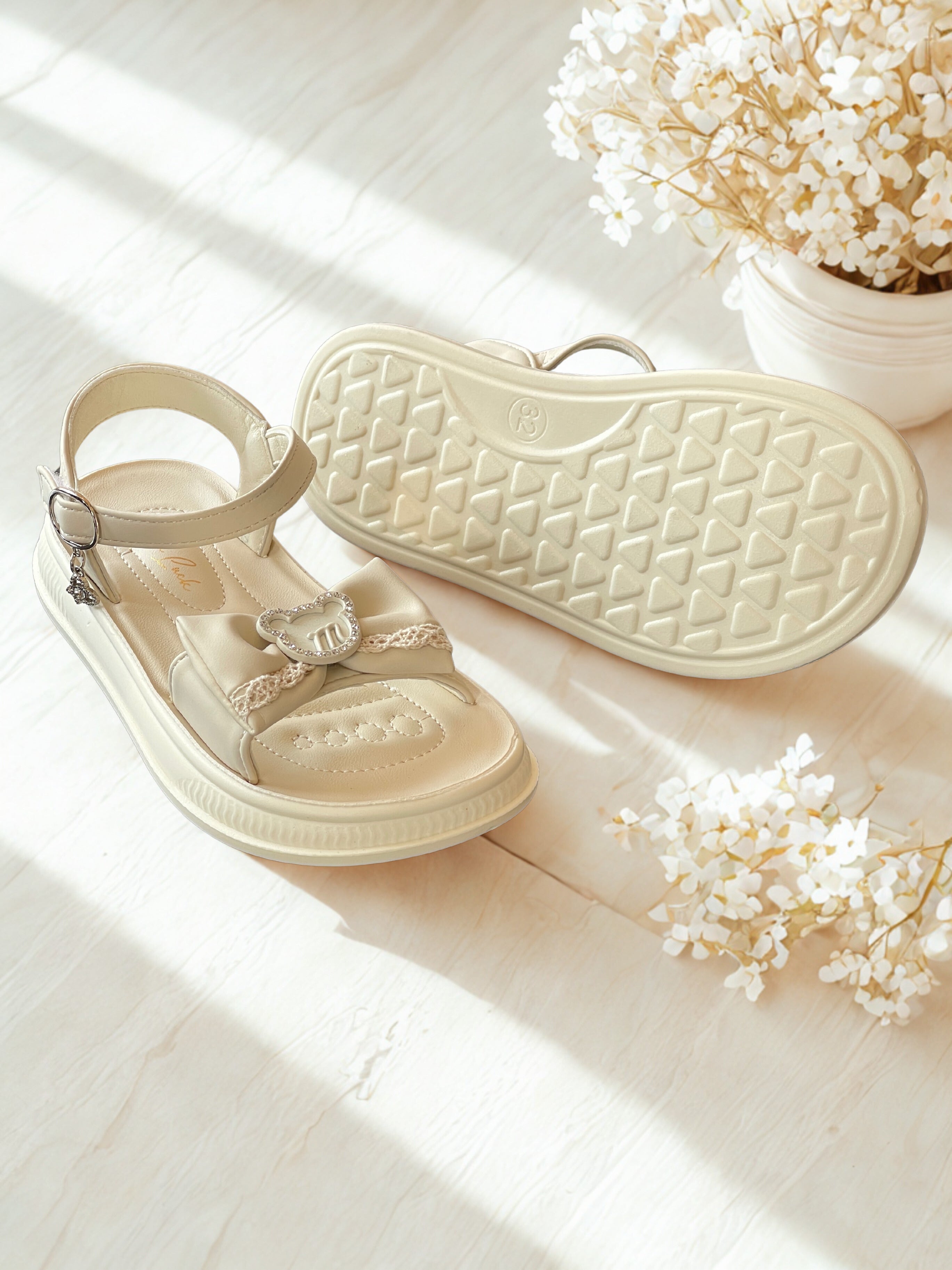 Luna Girls sandals